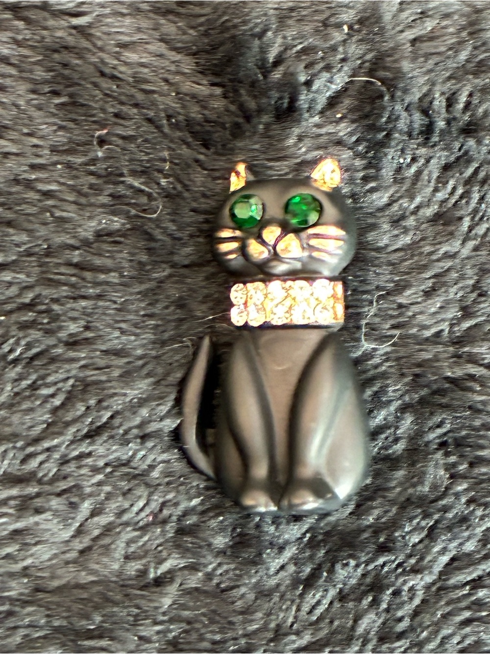 Elegant Black Cat Brooch with Green Crystal Eyes and Gold Rhinestone Collar